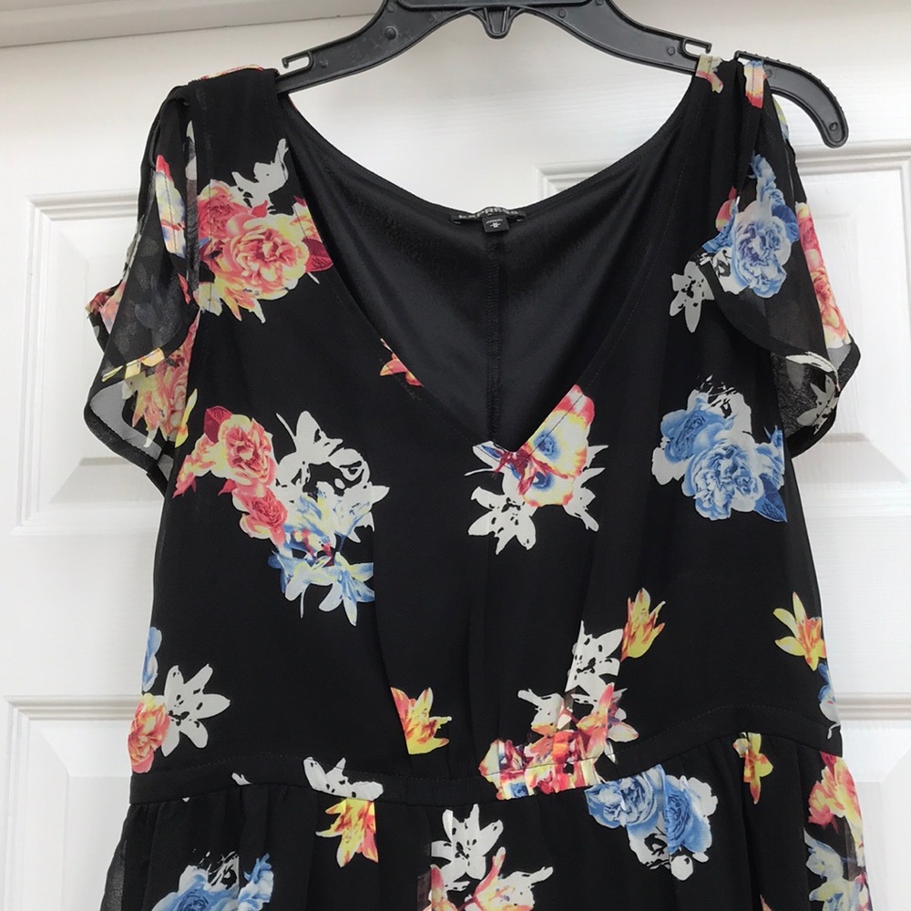 Express Dress - Picture 3 of 7